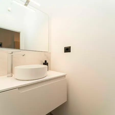 Homely Business 1 토리노