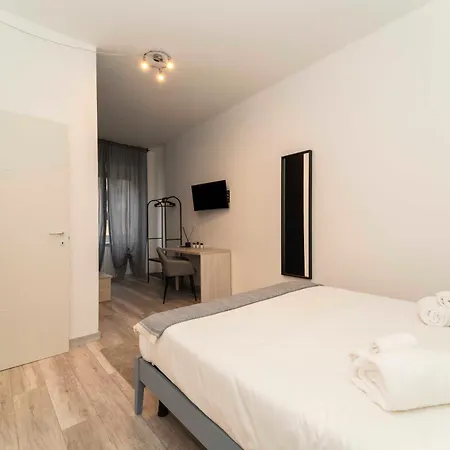 1 B&business - 50 Mt Dalle Molinette, 300 Mt Da Metro Spezia, 1k M Da Lingotto Fiere Turin